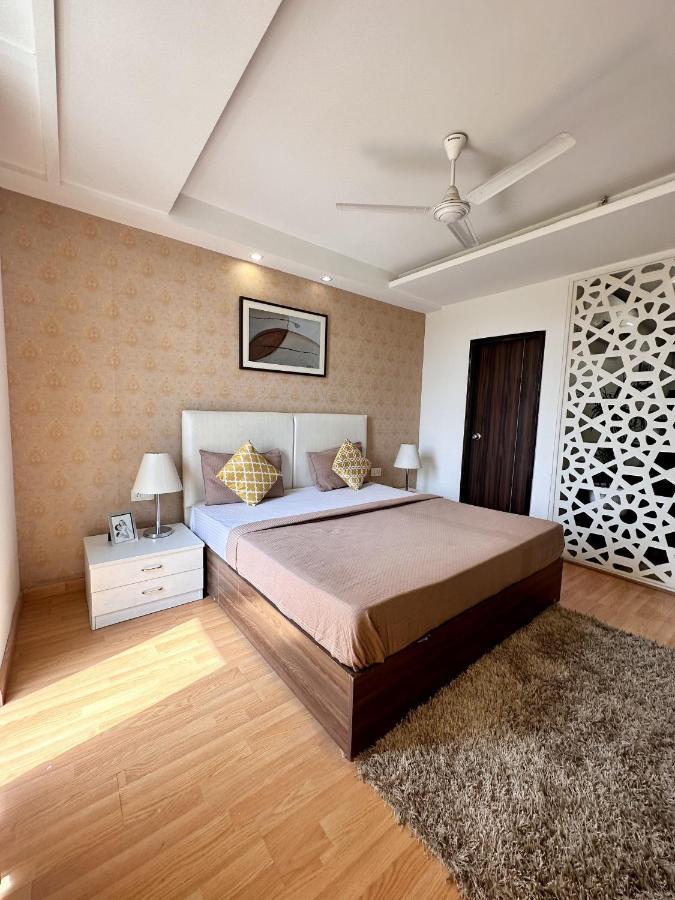Flamingo Hotel Sector 67 I Studio Rooms I คูร์เคาน์ ภายนอก รูปภาพ