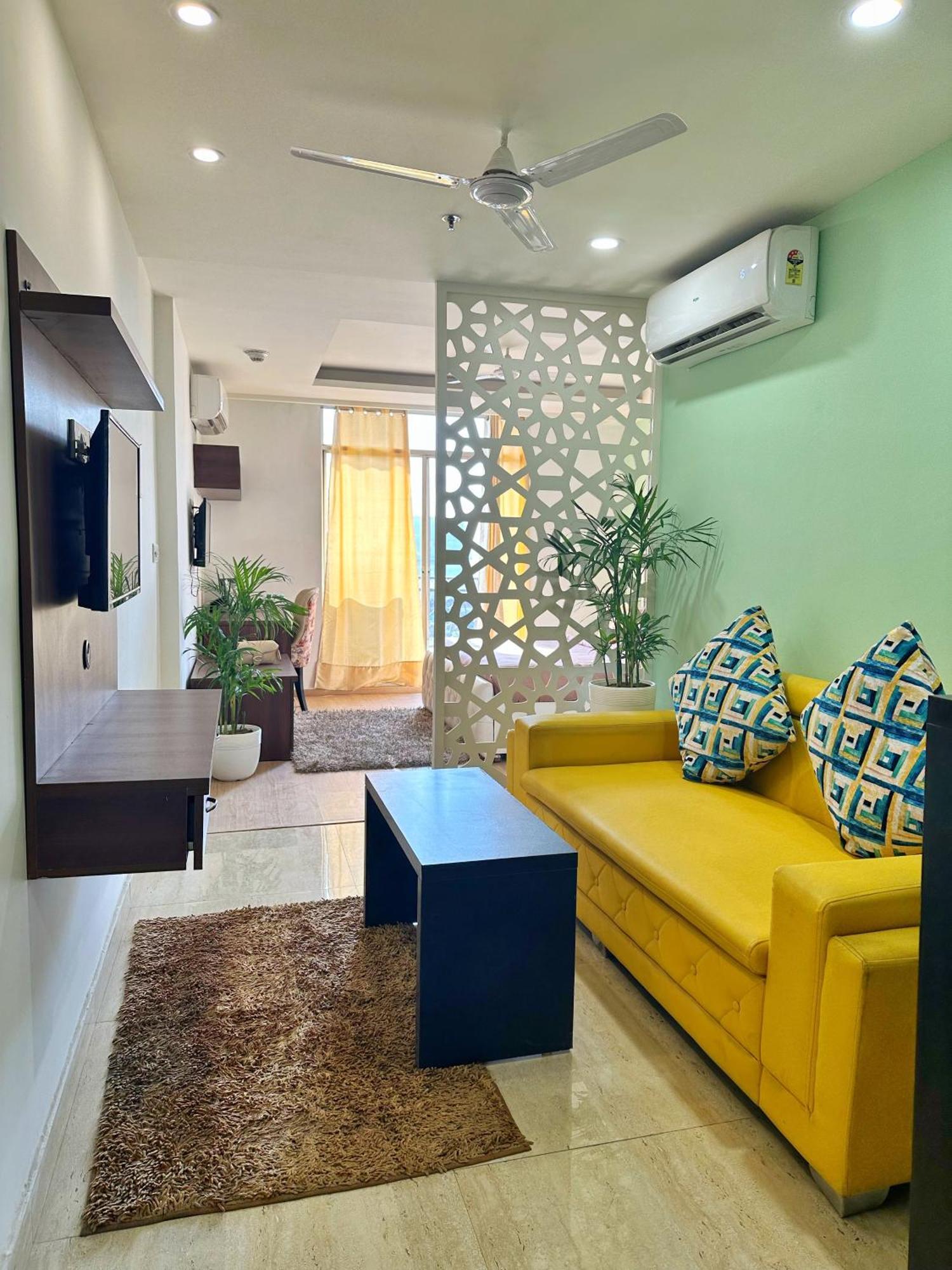 Flamingo Hotel Sector 67 I Studio Rooms I คูร์เคาน์ ภายนอก รูปภาพ
