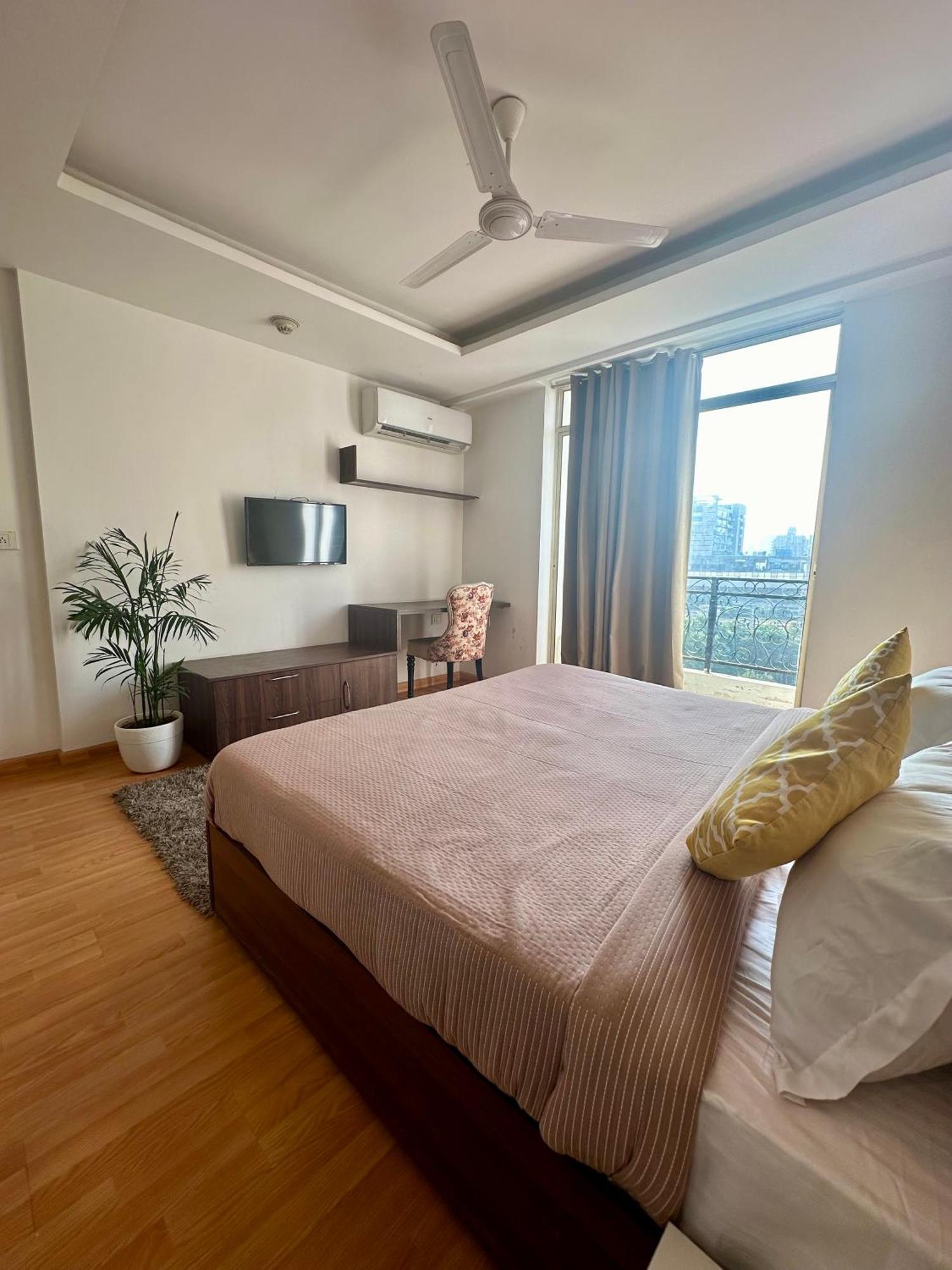 Flamingo Hotel Sector 67 I Studio Rooms I คูร์เคาน์ ภายนอก รูปภาพ