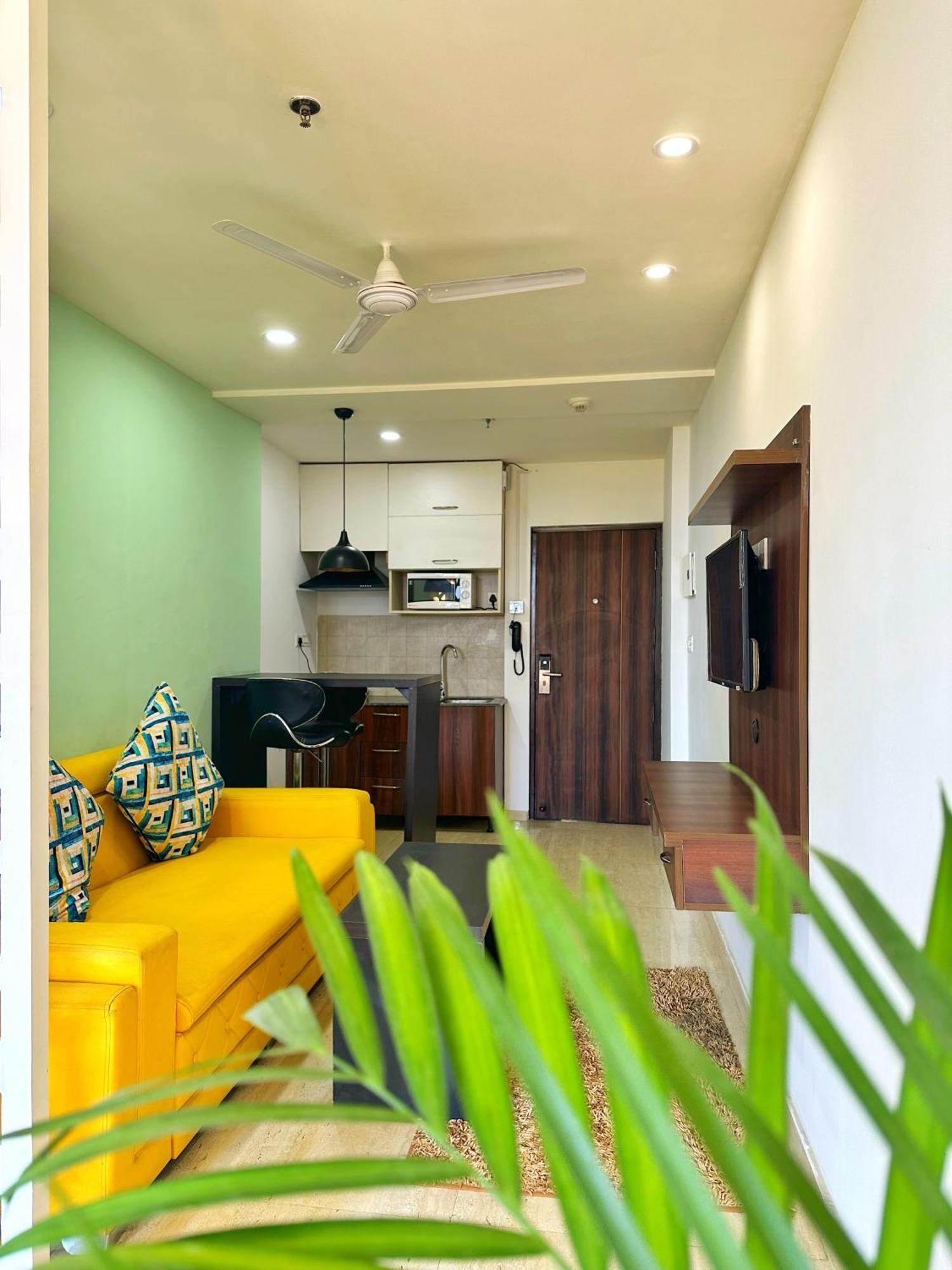 Flamingo Hotel Sector 67 I Studio Rooms I คูร์เคาน์ ภายนอก รูปภาพ