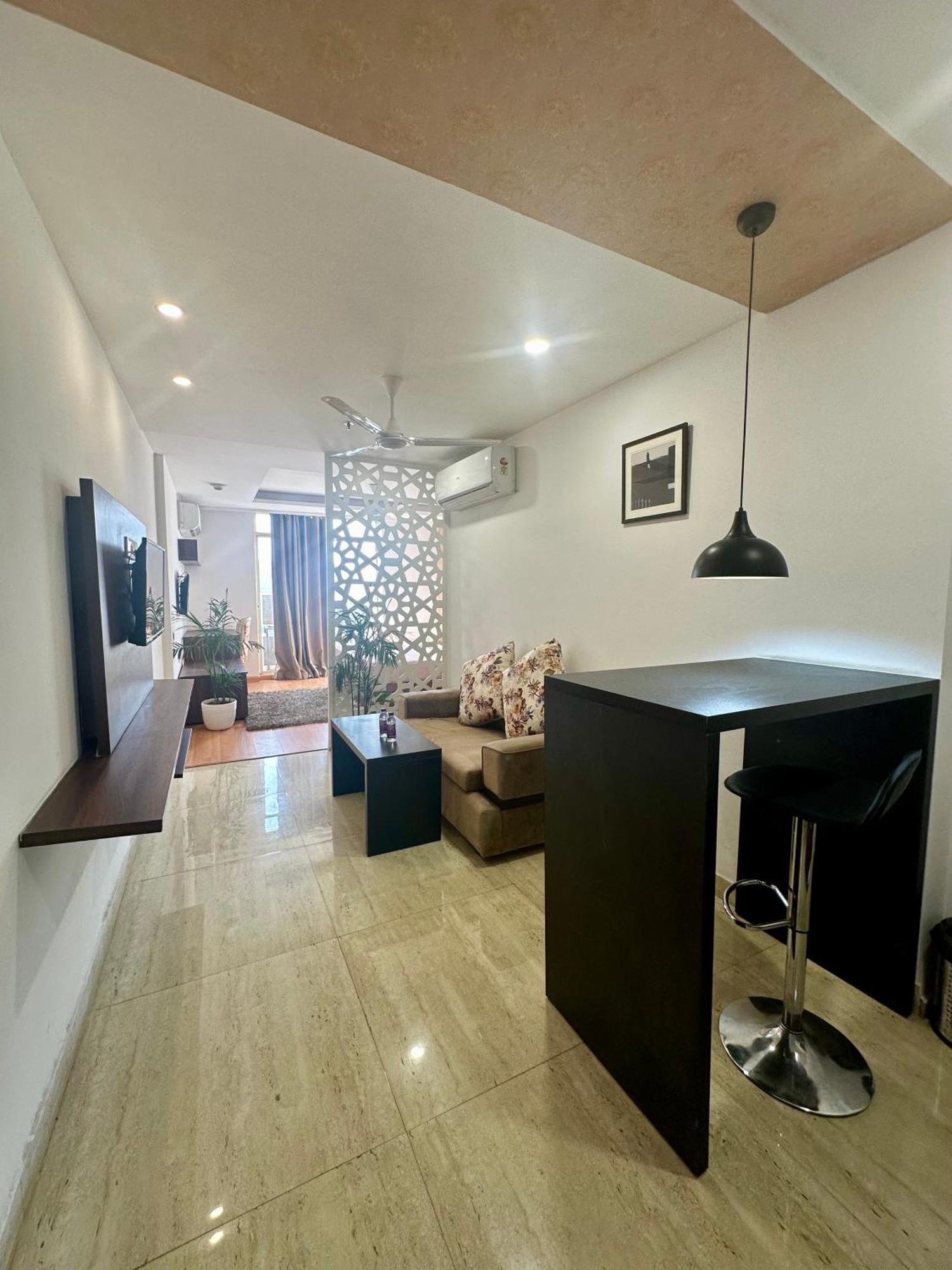 Flamingo Hotel Sector 67 I Studio Rooms I คูร์เคาน์ ภายนอก รูปภาพ